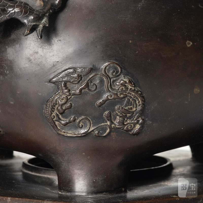 A large bronze censer with cover, - 图12